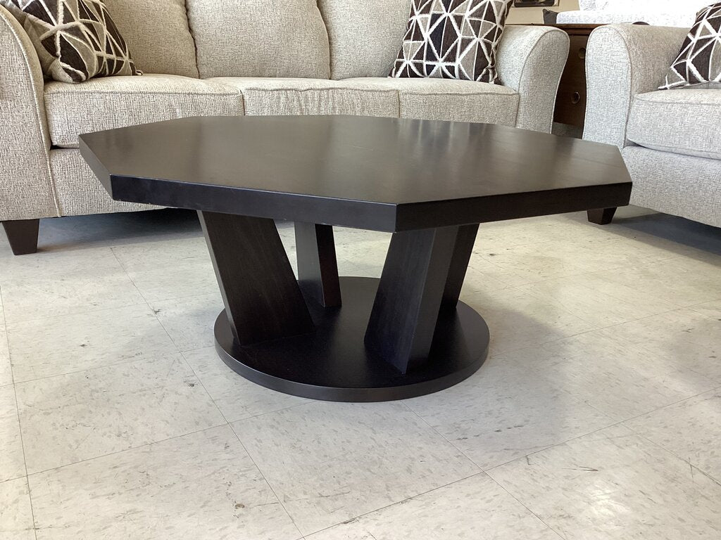 82941 - Ashley Chasinfield 3pc Cocktail Table Set 43x43x17