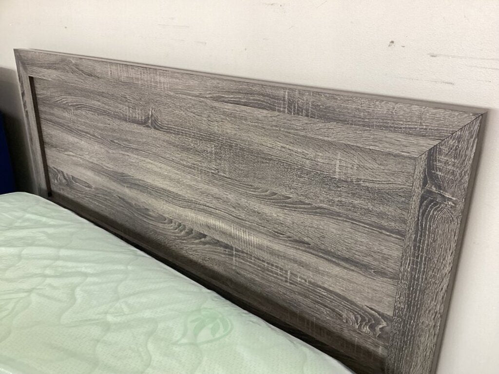 Rio Grande NEW King Panel Bedframe 78x85x50 (139540)
