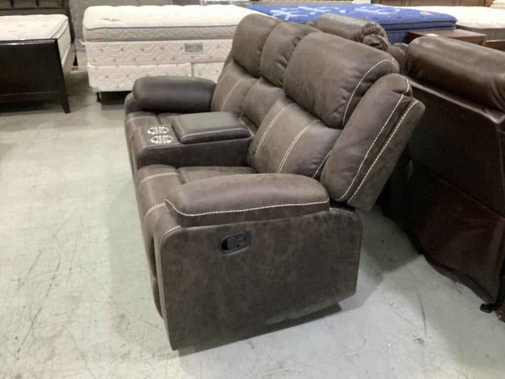Lucca Brown NEW Motion Loveseat w/Console 70x32x38 (679321)