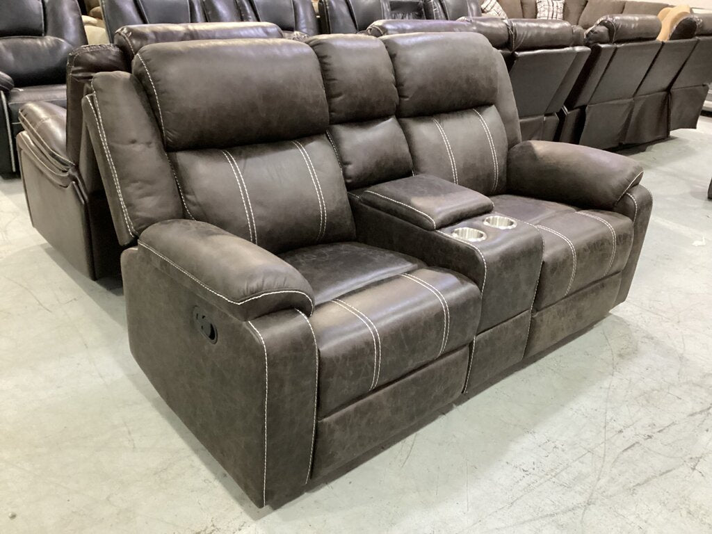 Lucca Brown NEW Motion Loveseat w/Console 70x32x38 (679321)