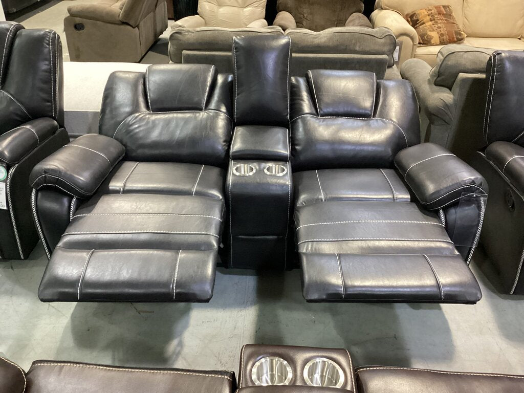Granada NEW Black Reclining Loveseat w/Console x30x38 (606241)