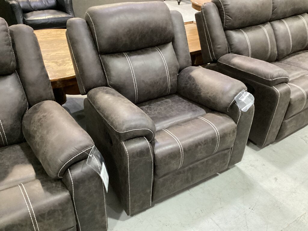 Lucca Brown NEW Glider Recliner 35x31x40 (679322)