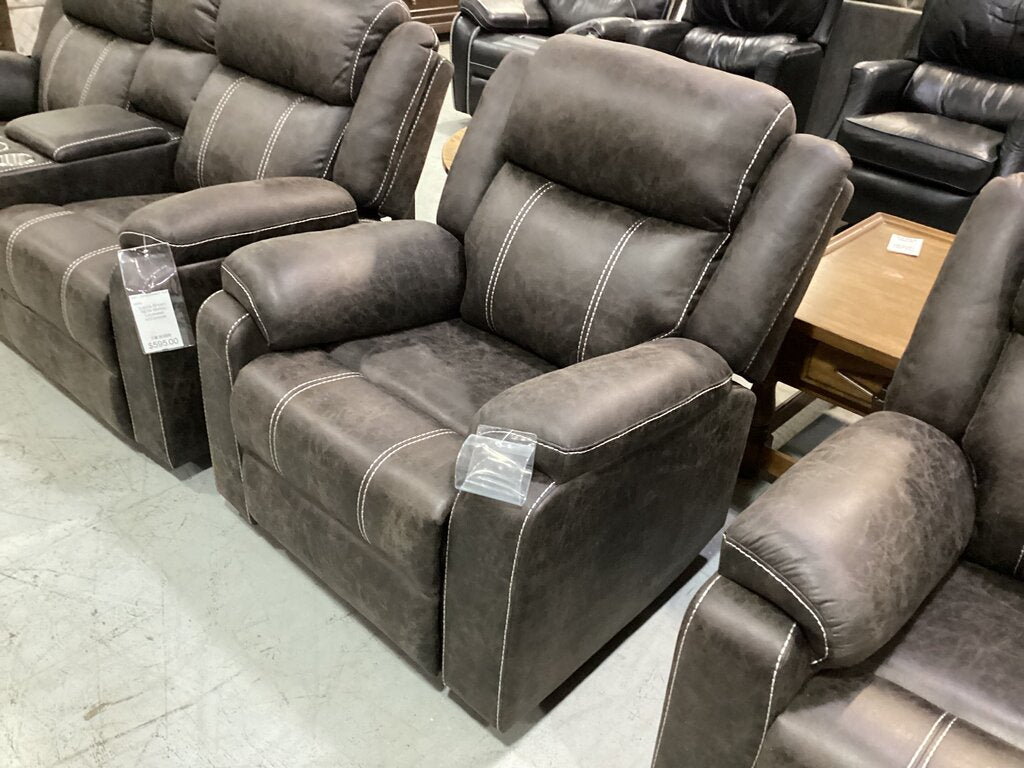 Lucca Brown NEW Glider Recliner 35x31x40 (679322)