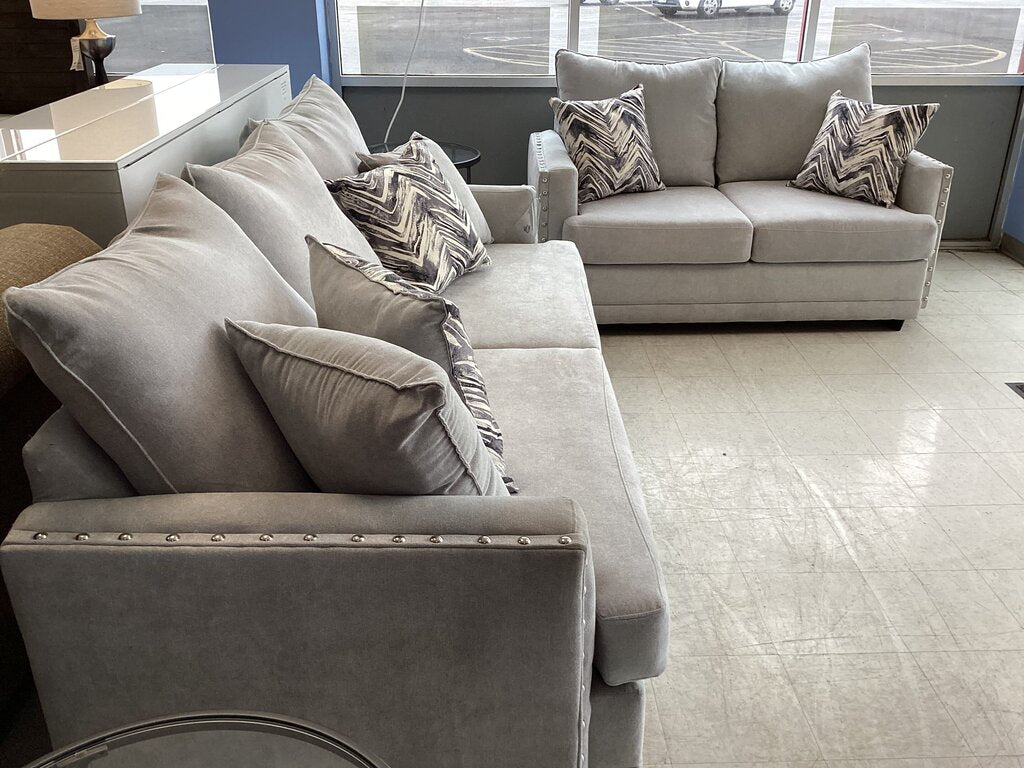 83200 (8528-8) Gray Studded Sofa and Loveseat 91/65x38x30