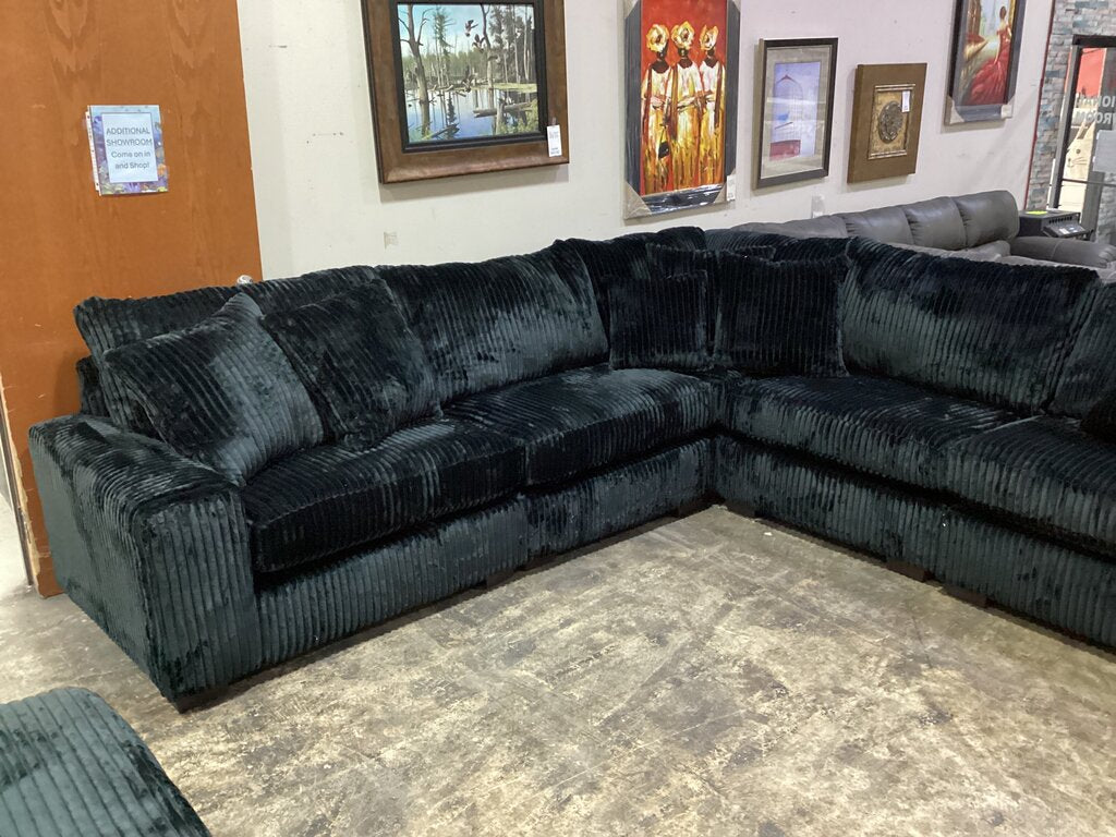 Libby Black Onyx NEW 5pc Modular Sectional 130x130x40 (1300-03)
