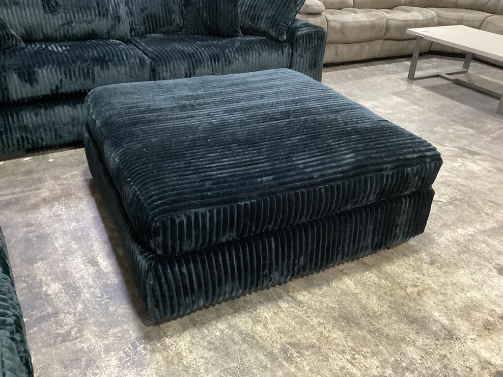 Libby Onyx NEW Ottoman 53x53x22 (1300-03O)