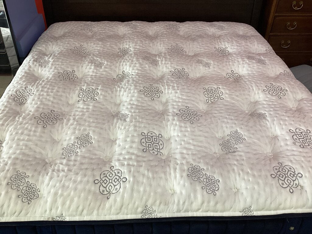 83175 - William & Lawrence Apsley Firm King Mattress