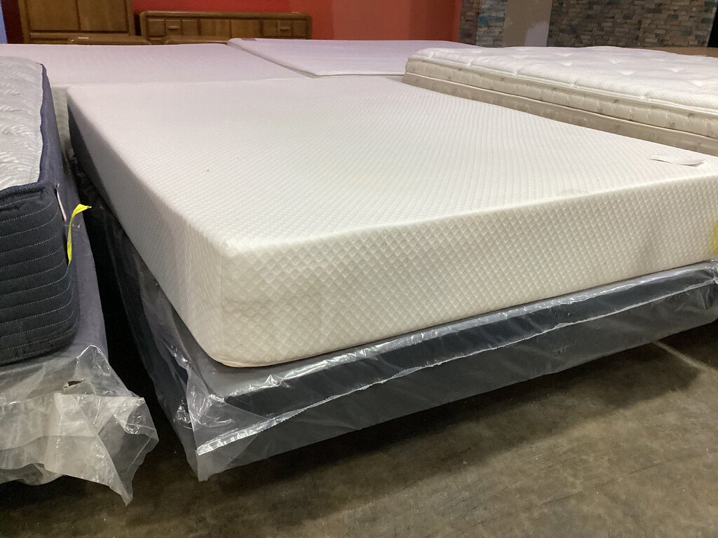 83240 10" Visco Queen Mattress