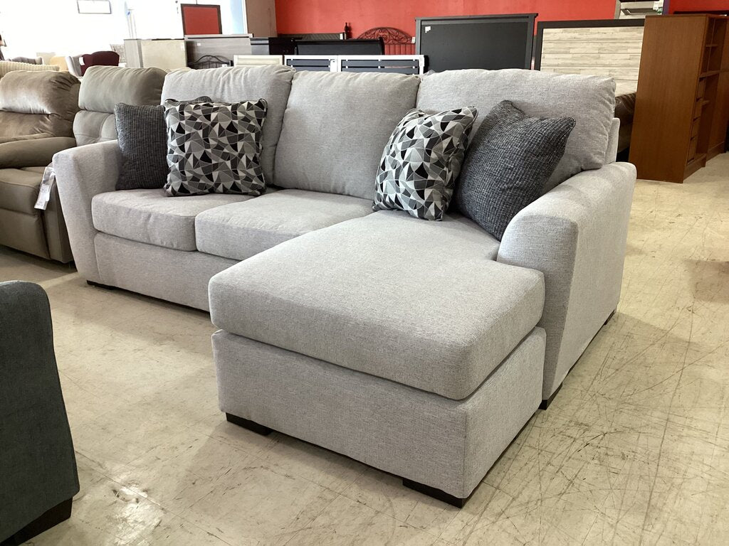 83294 - Ashley Tasselton Snow Sofa Chaise 100x63x39