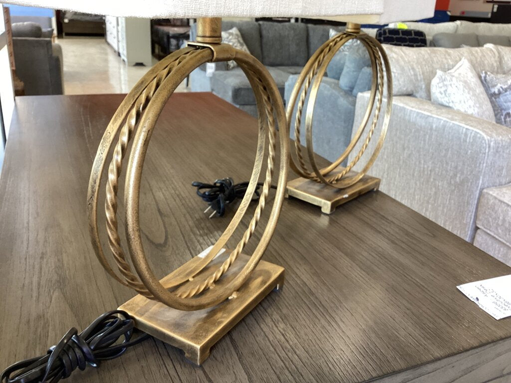 83329 - Pair of Ashley Mahala 28in Table Lamps