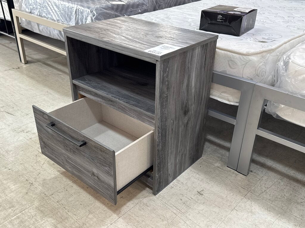 83365 - Ashley Baystorm One Drawer Nightstand 20x14x24