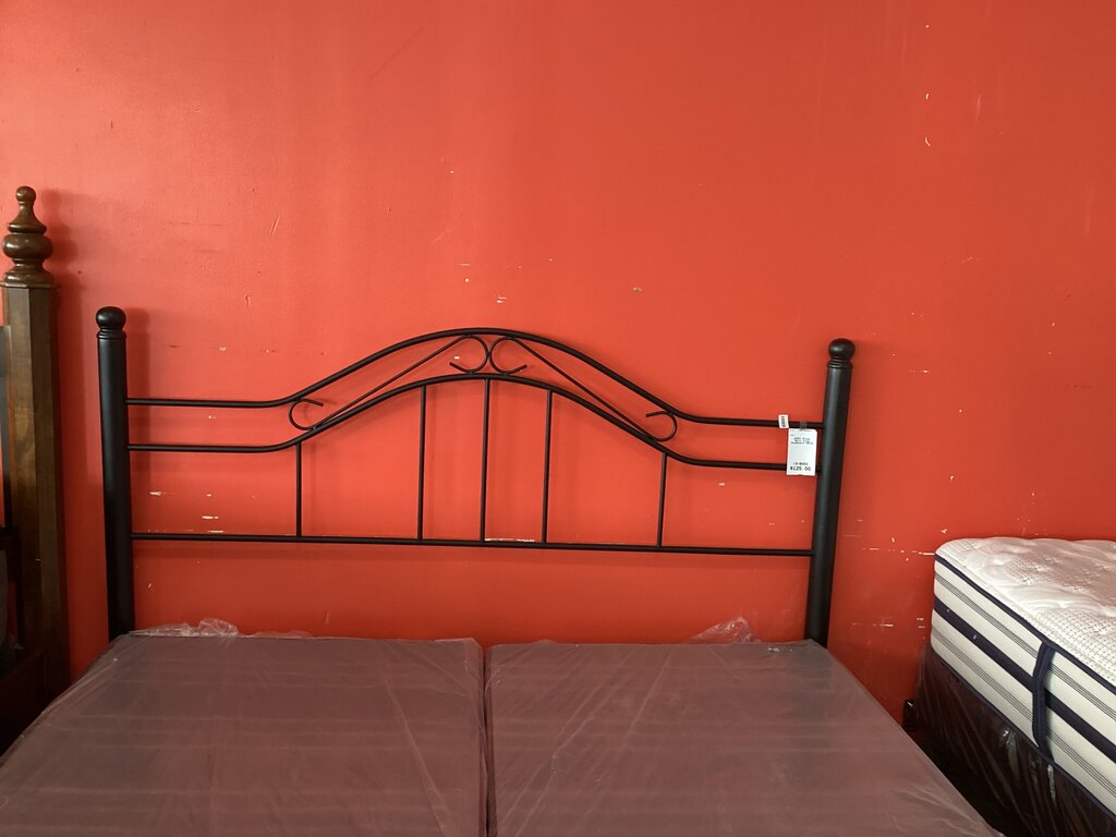 83551 - Black Metal King Headboard 79x50