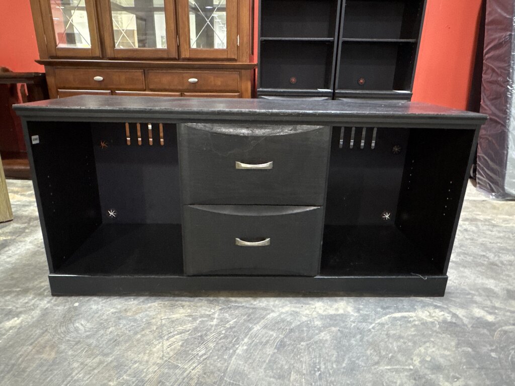 83463 - Ashley Ellenton TV Console 59x20x27