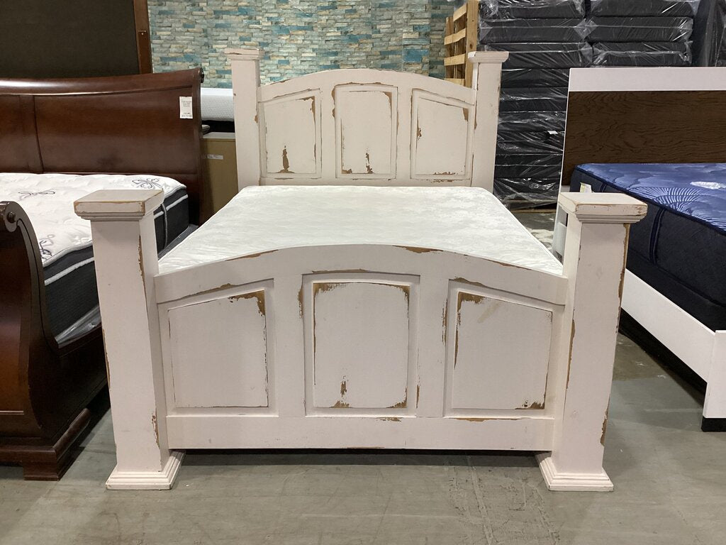 83574 - Distressed Rustic White Queen Bed Frame 66x95x58
