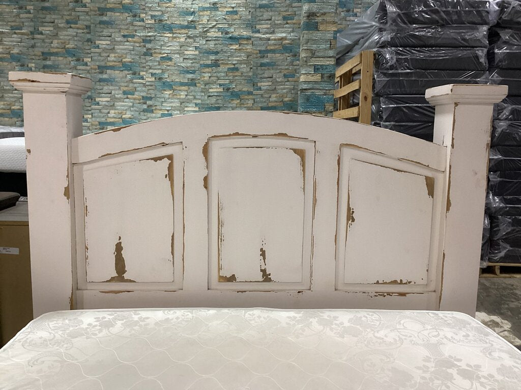 83574 - Distressed Rustic White Queen Bed Frame 66x95x58