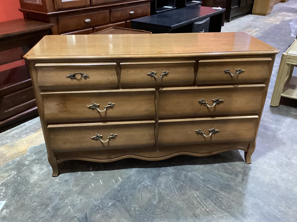 83599 - Huntley Dresser 54x19x31