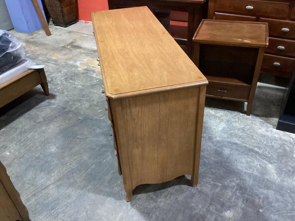 83599 - Huntley Dresser 54x19x31