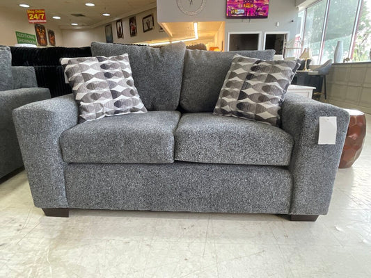 Wham Pepper NEW Loveseat 62x37x35 (4200)