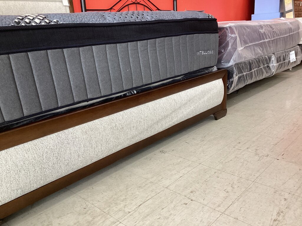 Willow Wood NEW King Bed Frame 79x84x55 (133440)