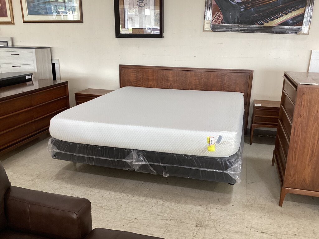 83651 - Lane Rhythm Walnut MCM King Headboard 83x2x39