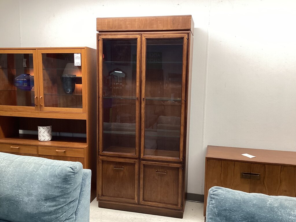 83665 - Founders MCM Vitrine Cabinet 39x16x83