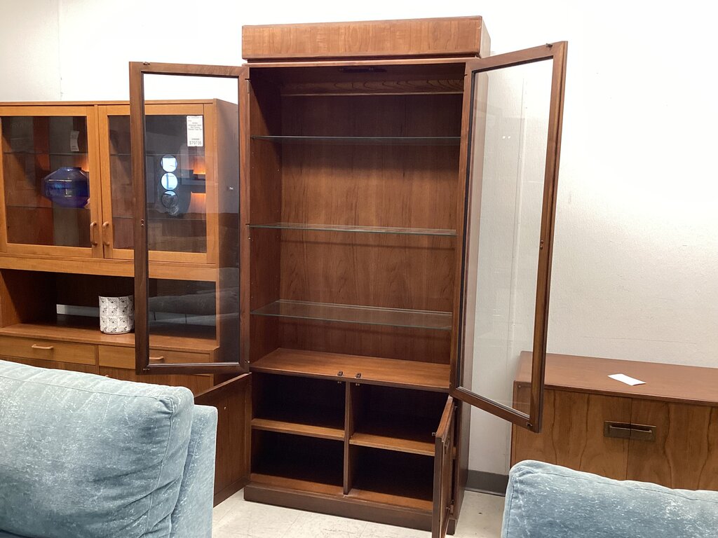 83665 - Founders MCM Vitrine Cabinet 39x16x83