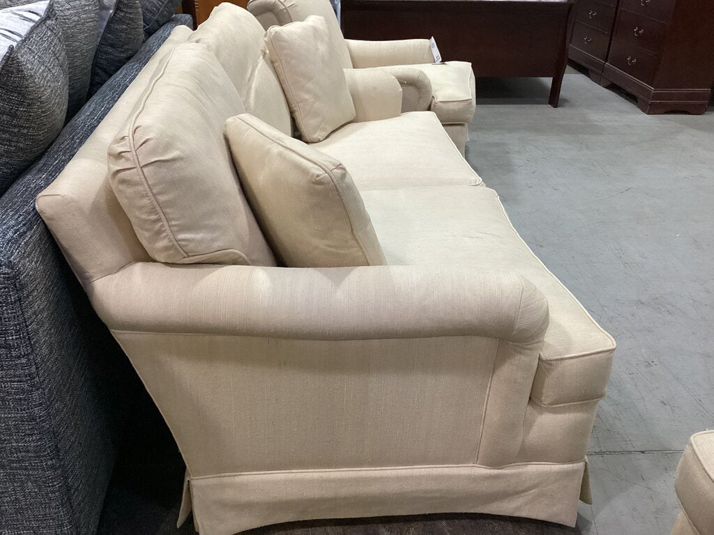 83668 - Bloomingdales Loveseat 62x38x32