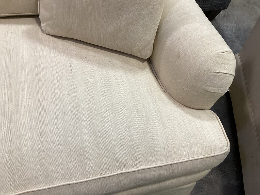 83668 - Bloomingdales Loveseat 62x38x32