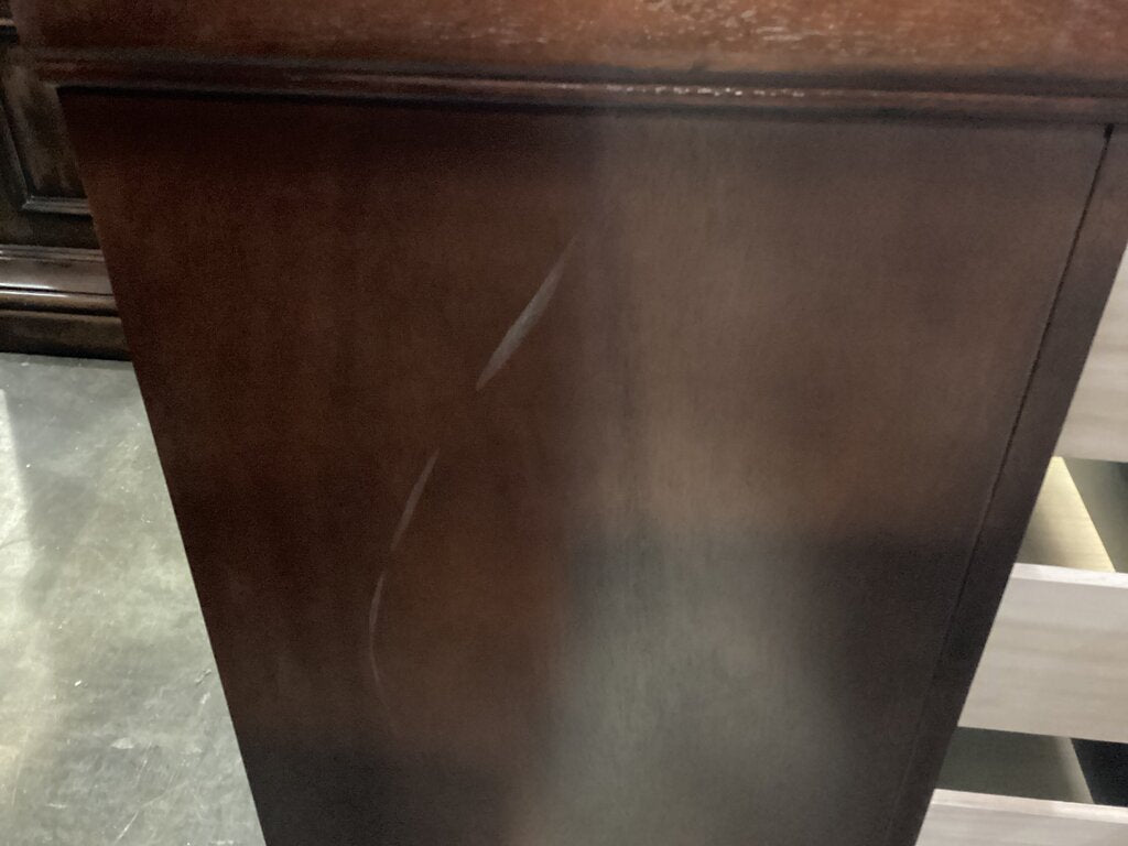 83778 - Ashley Alisdair Dresser 58x16x33