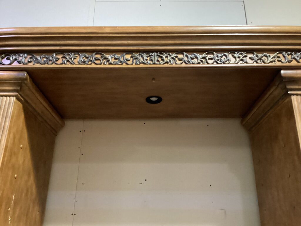 83766 - Michael Amini Showcase Entertainment Center 102x26x92