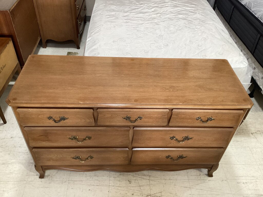 83599 - Huntley Dresser 54x19x31
