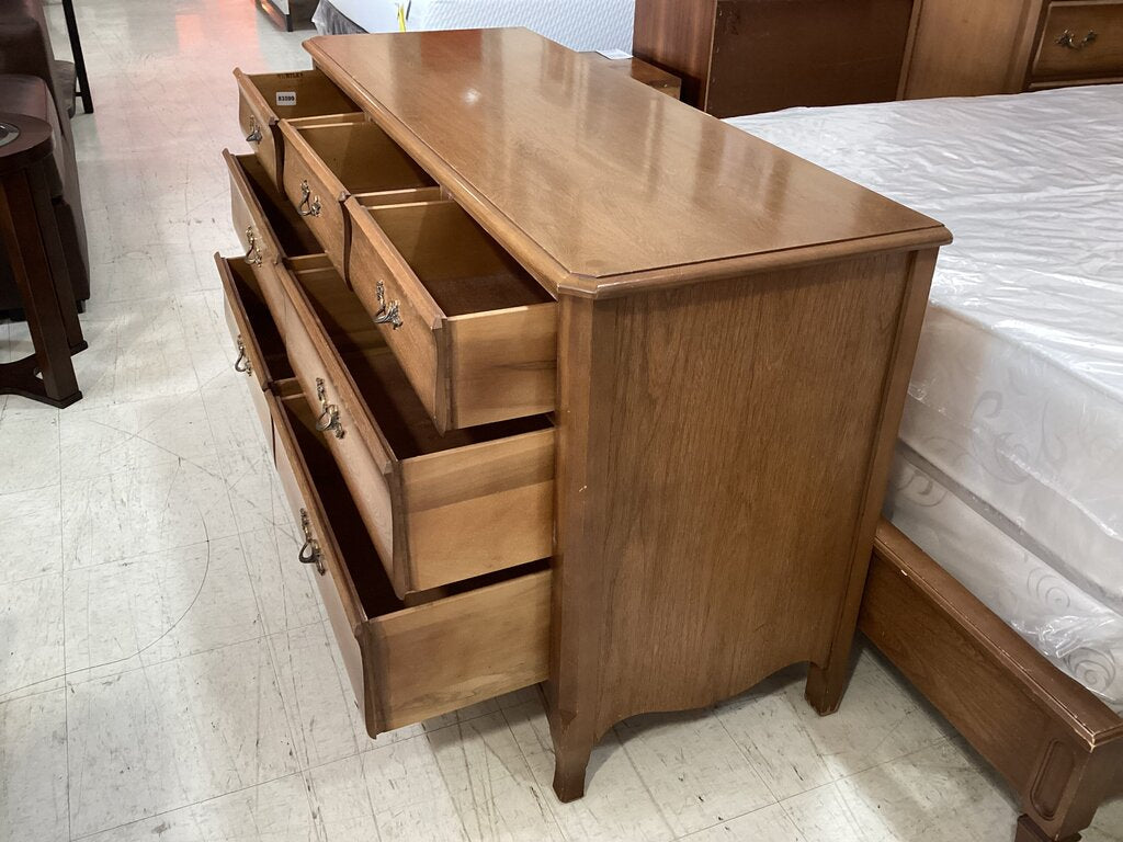 83599 - Huntley Dresser 54x19x31