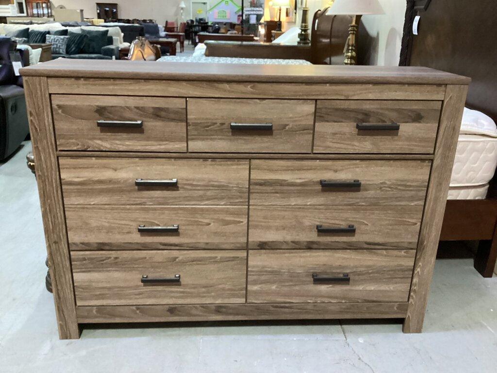 83861 - Ashley Zelen Seven Drawer Dresser 60x15x42