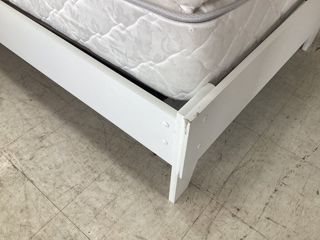 83879- Ashley Piperton Twin Platform Bed 41x77x15