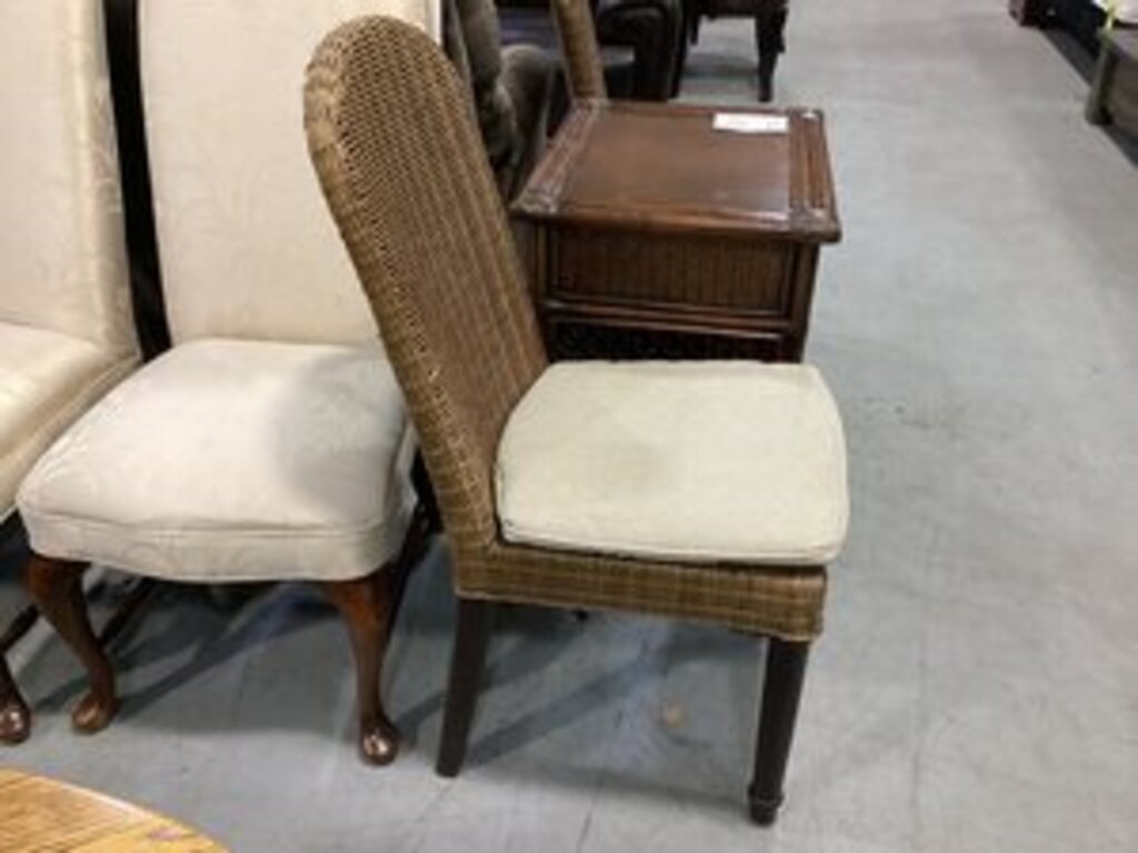 83585 - Pair of Pier 1 Wicker Chairs 17x18x29
