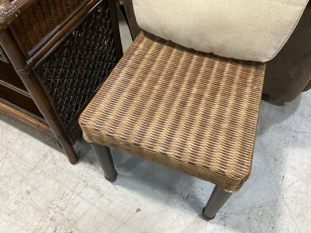 83585 - Pair of Pier 1 Wicker Chairs 17x18x29