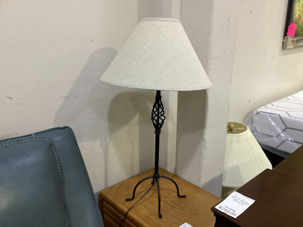 83884 - Metal 34in Table Lamp