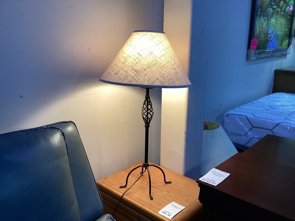 83884 - Metal 34in Table Lamp