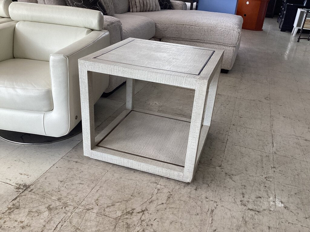83816 (8462-13) Hooker End Table 26x26x24