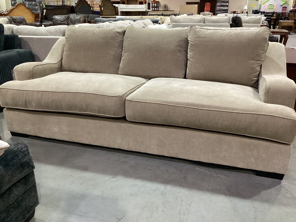 83901 - Michael Nicholas Spartan Sofa 96x45x40