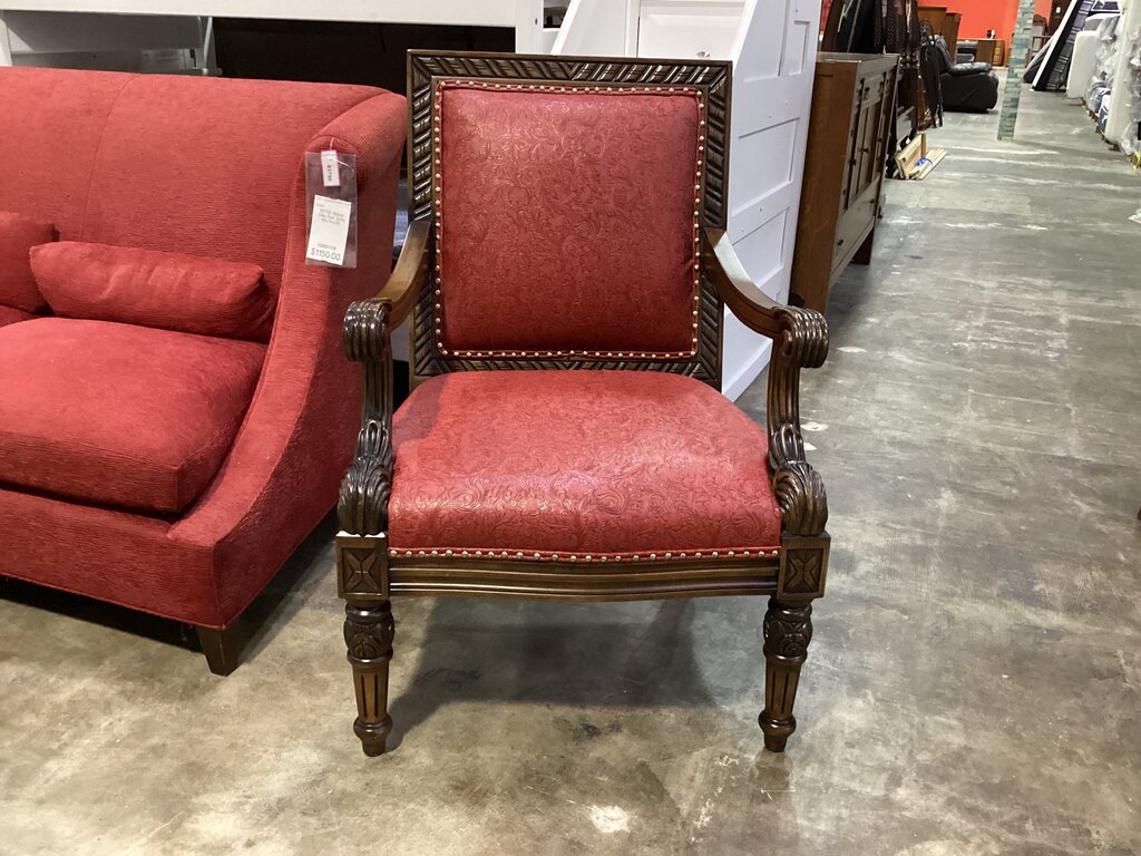 83927 - Carved Wood Arm Chair 28x26x40