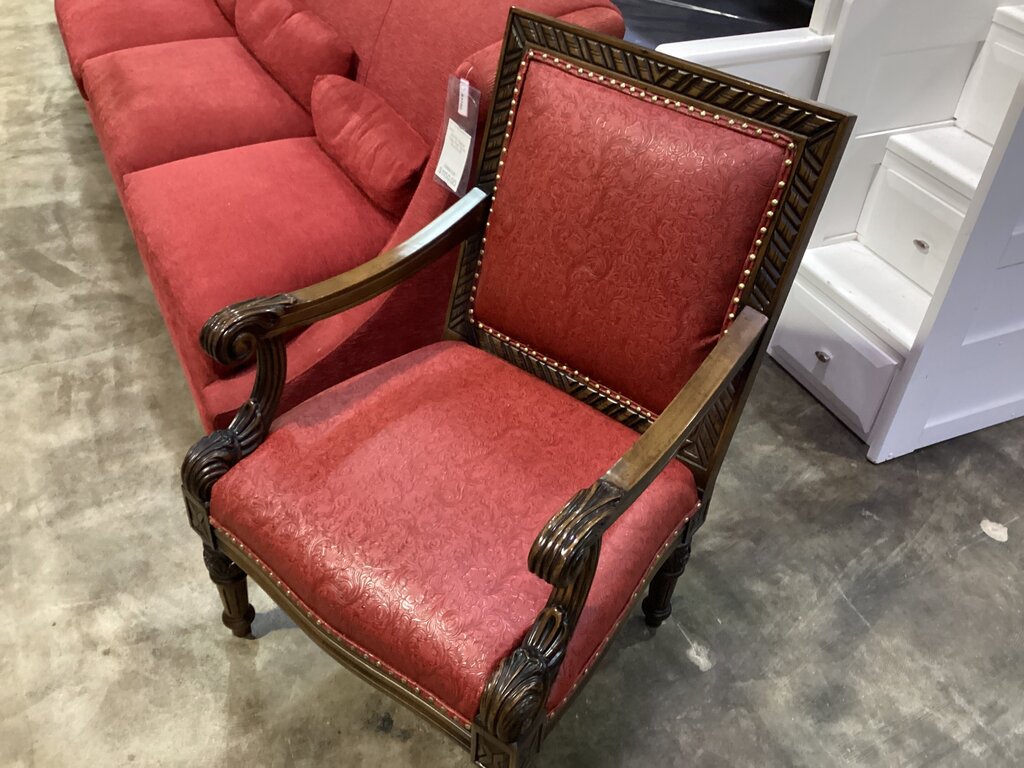 83927 - Carved Wood Arm Chair 28x26x40