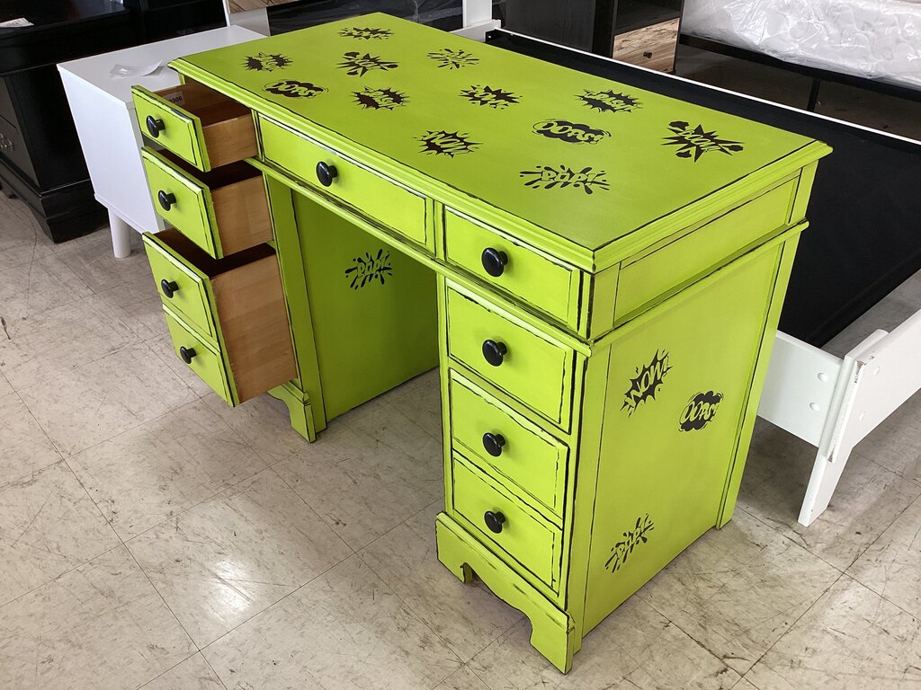 83906 (8442-28) Pop Art Comic Desk 41x19x29