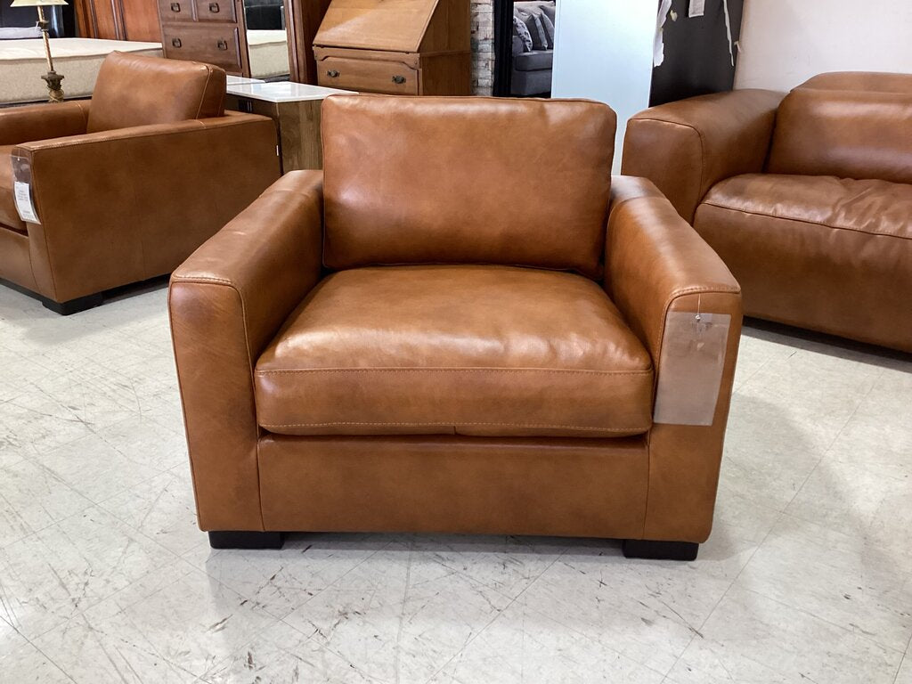 83898 - Boulevard Derrick Camel Leather Chair 47x44x31
