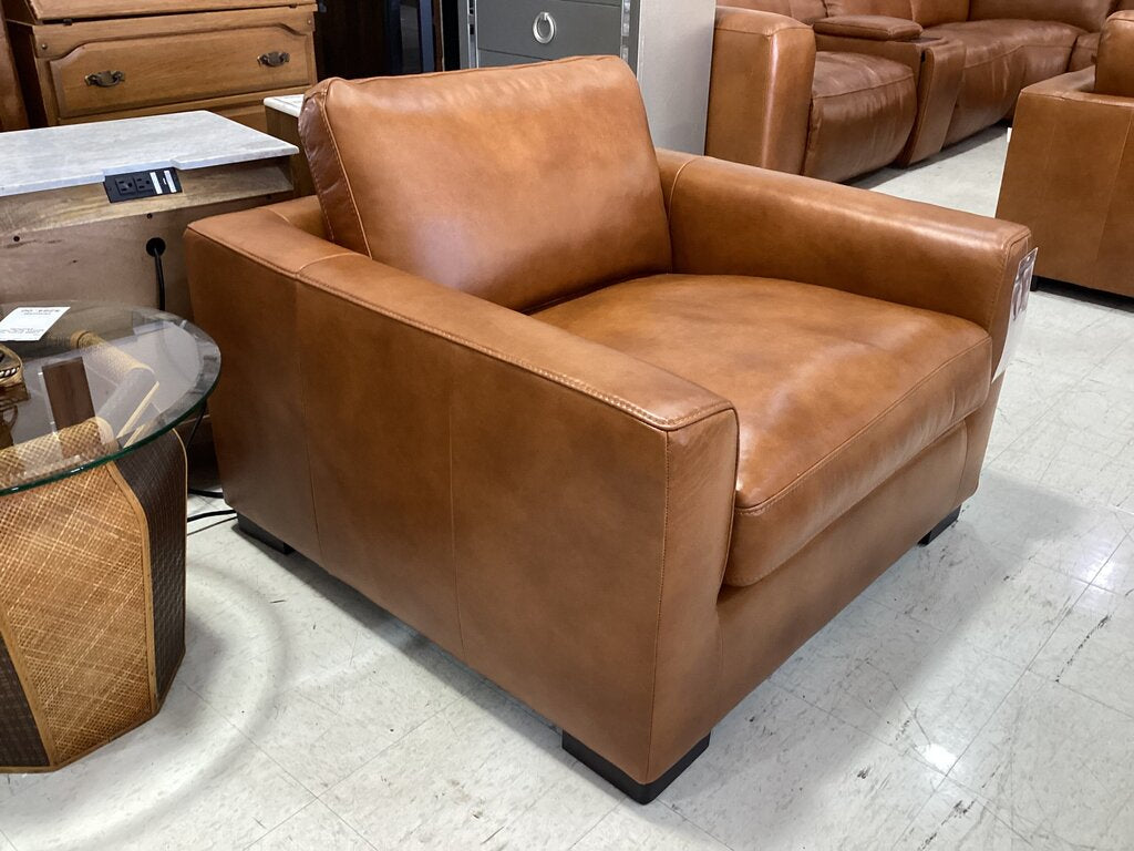 83899 - Boulevard Derrick Camel Leather Chair 47x44x31