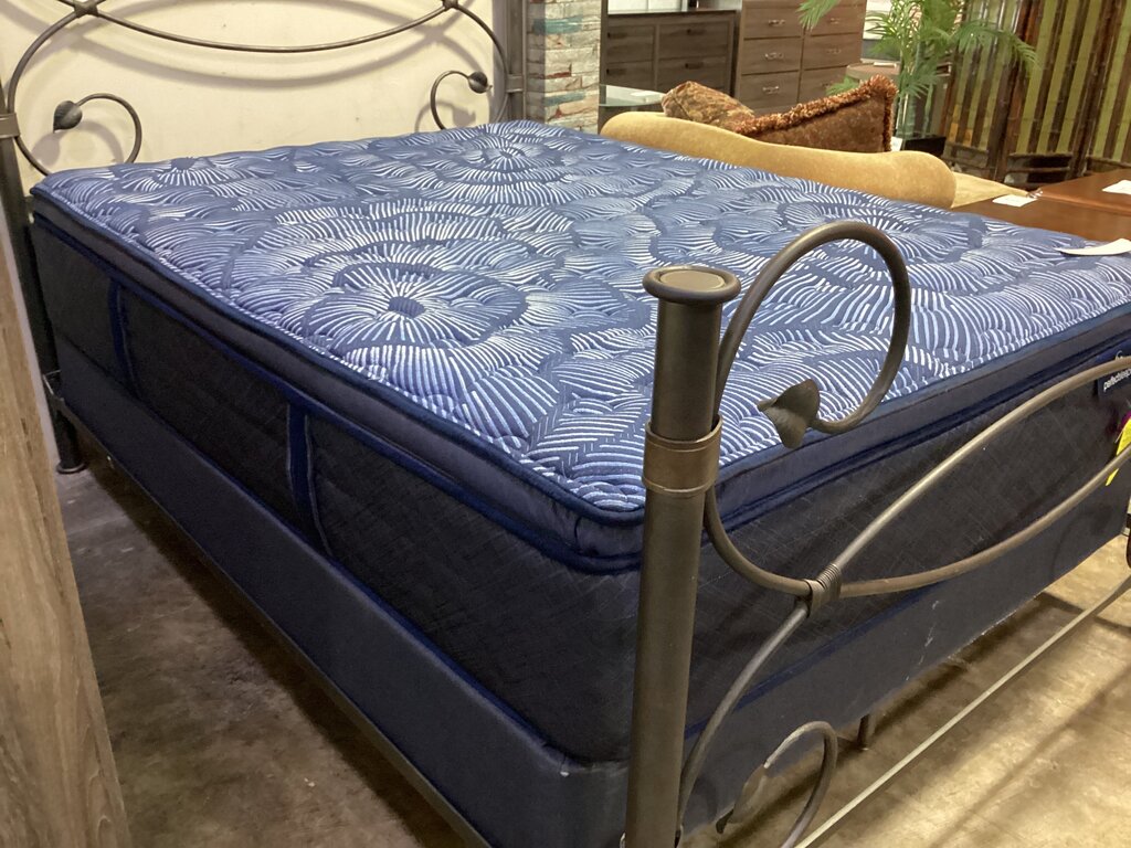 83966 - Serta Perfect Sleeper Oasis Queen Mattress