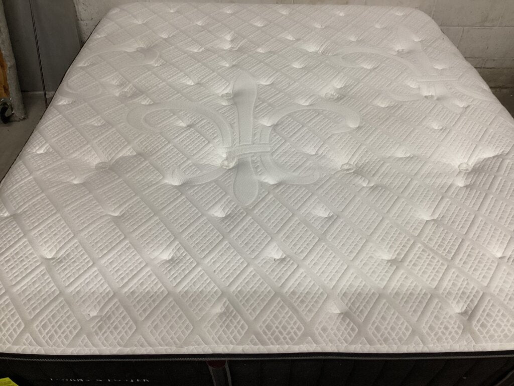 83963 - Stearns & Foster Lux California King Mattress