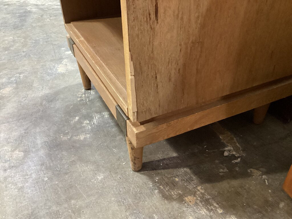 83935 - Mengel Mid Century Laminate Top Nightstand 20x16x25
