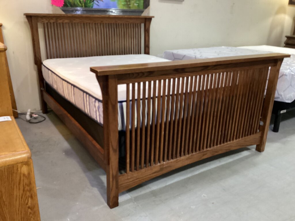 83944 - Mission Style Queen Bed Frame 69x86x48