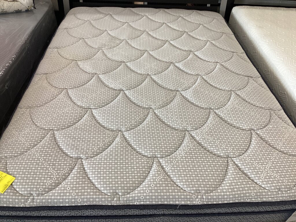 83942 - Serta Perfect Sleeper Pillow Top Full 10" Mattress
